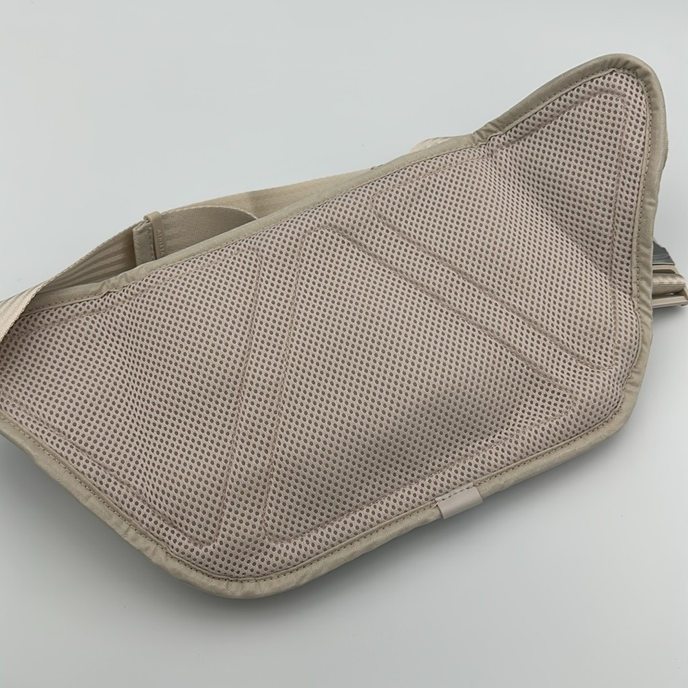 Athleta Abalone Grey Excursion Waist Bag NWOT - Picture 7 of 11